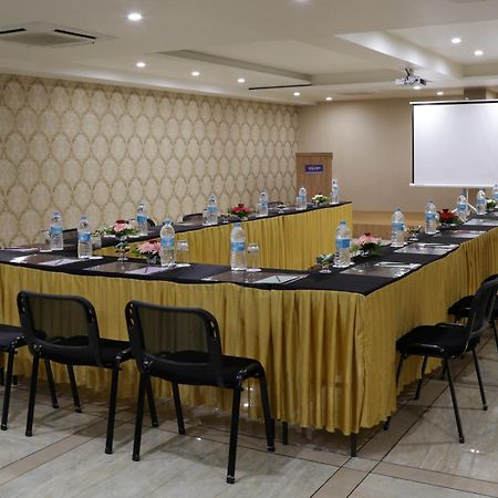Grand Kailash Hotel Aurangabad  Ngoại thất bức ảnh
