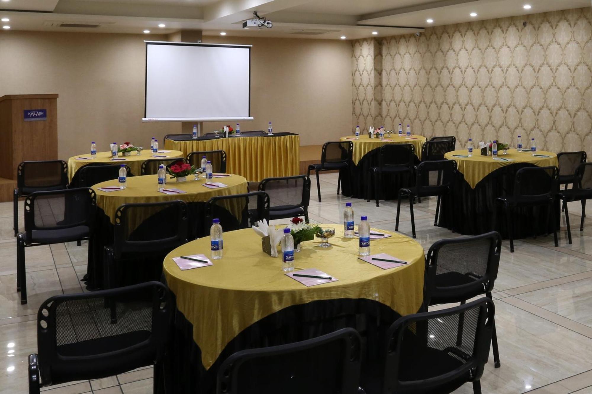 Grand Kailash Hotel Aurangabad  Ngoại thất bức ảnh