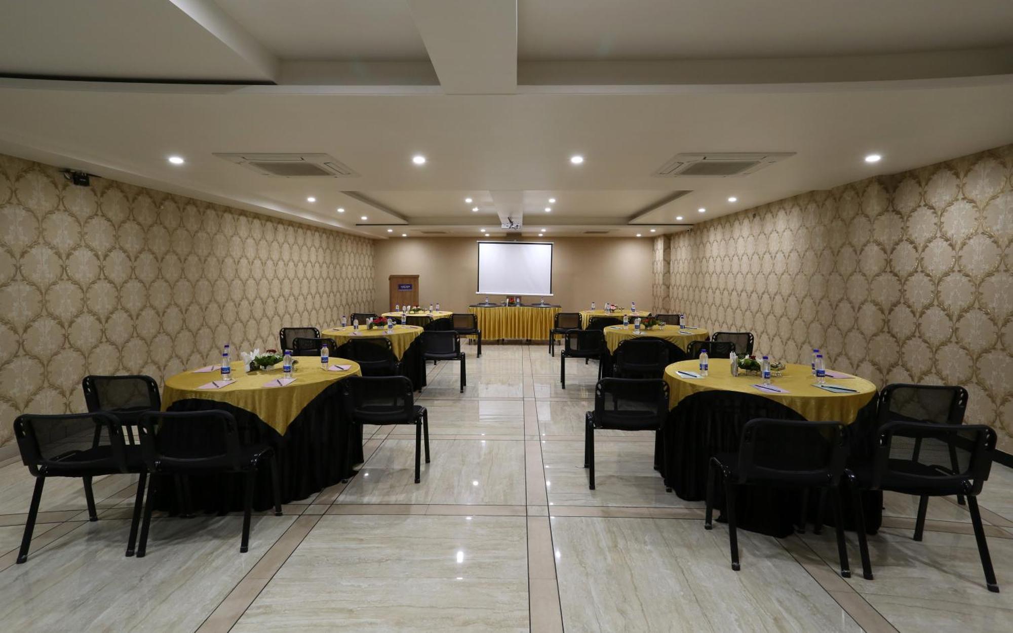 Grand Kailash Hotel Aurangabad  Ngoại thất bức ảnh