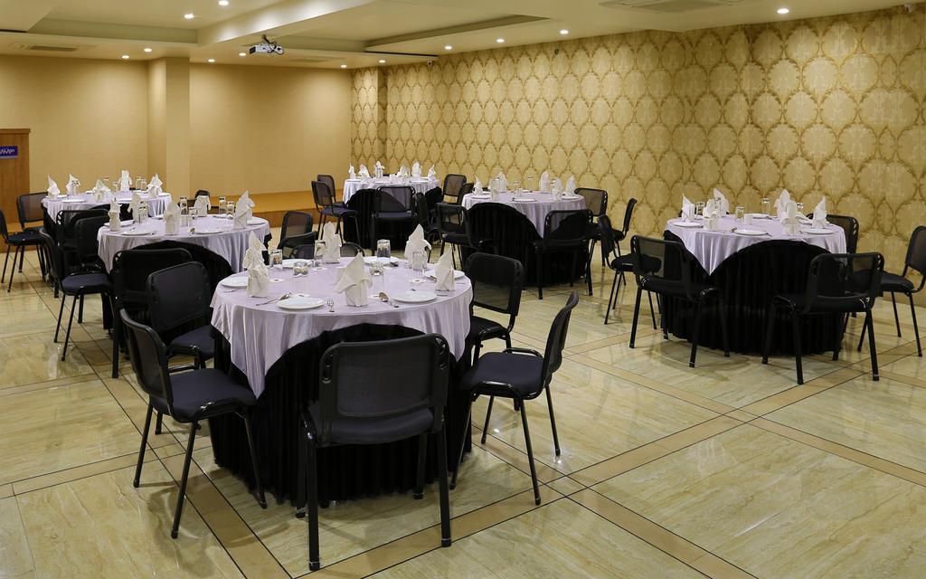 Grand Kailash Hotel Aurangabad  Ngoại thất bức ảnh