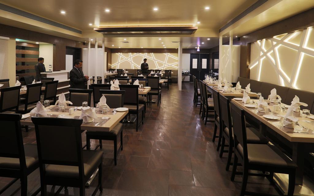 Grand Kailash Hotel Aurangabad  Ngoại thất bức ảnh